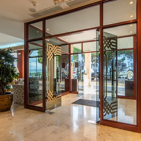 Hospedium Europa Centro Отель 4*