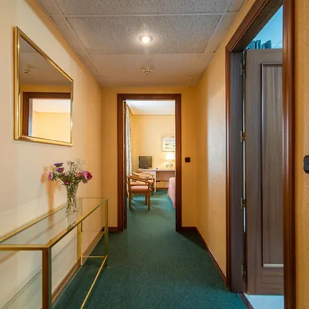 Hospedium Europa Centro Отель 4*