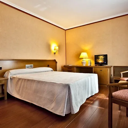 Hospedium Europa Centro 4*