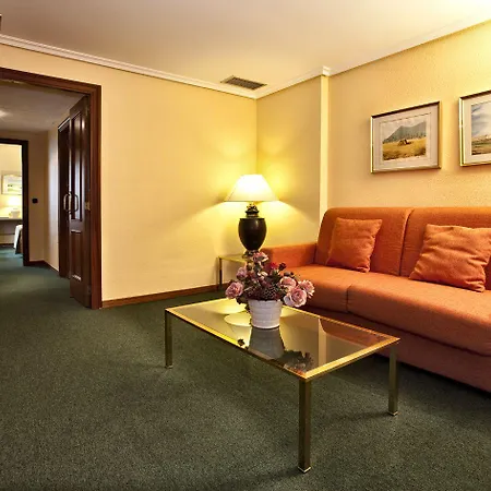 Hospedium Europa Centro 4*
