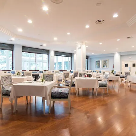 Hospedium Europa Centro 4*