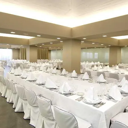 Hospedium Europa Centro 4* マガス・デ・ピスエルガ