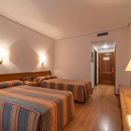 Hospedium Europa Centro Отель Магас-де-Писуэрга