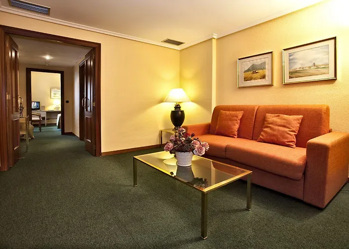 Hospedium Europa Centro 4*